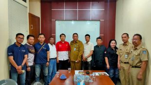 Pejabat Kantor Kesbangpol Depok bersama pengurus DPC PWRI Kota Depok, Senin 16/12/2019 (dok. KM)