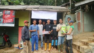 Penyaluran Bantuan Bencana Ke Kampung Taluk Waru Desa Curug Bitung Kacamatan Nanggung Kabupaten Bogor (dok.KM)