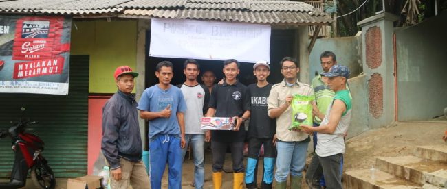 Penyaluran Bantuan Bencana Ke Kampung Taluk Waru Desa Curug Bitung Kacamatan Nanggung Kabupaten Bogor (dok.KM)