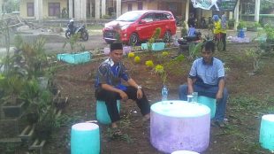 Kepala Desa Sidajaya bersama kepala LPM Sidajaya (dok. KM)