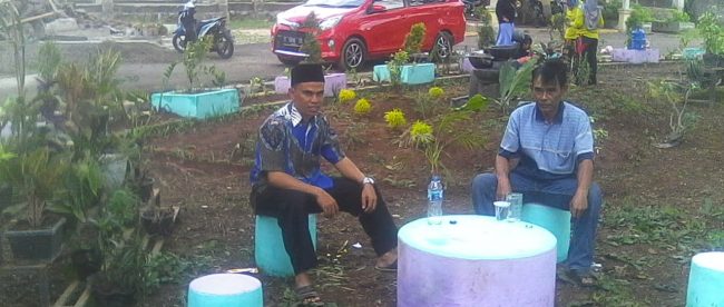 Kepala Desa Sidajaya bersama kepala LPM Sidajaya (dok. KM)