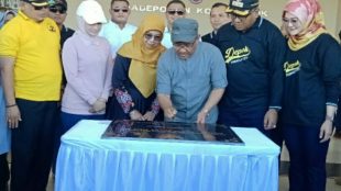 Walikota Depok Saat Meresmikan Alun-alun Kota Depok di Kawasan Grand Depok City, Minggu 12/1/2020 (dok. KM)