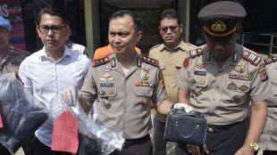 Kapolres Bogor AKBP M. Joni mengungkap kasus penganiayaan hingga tewas terhadap seorang wanita PSK di Desa Cipayung, Megamendung (dok. KM)