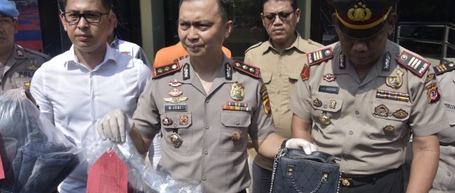 Kapolres Bogor AKBP M. Joni mengungkap kasus penganiayaan hingga tewas terhadap seorang wanita PSK di Desa Cipayung, Megamendung (dok. KM)