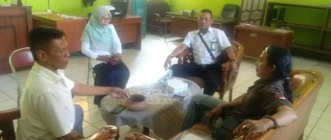 Ketua LSM GeRAK Amat Suhenda di SMAN 2 Subang Rabu 22/1/2020 (dok. KM)