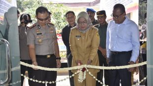 Bupati Bogor Ade Yasin meresmikan Gedung Pelayanan Publik Sat reskrim Polres Bogor, Selasa 18/2/2020 (dok. KM)
