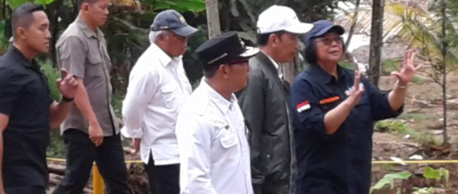 Presiden Joko Widodo didampingi sejumlah menteri di Sukajaya, Bogor, Senin 3/2/2020 (dok. KM)