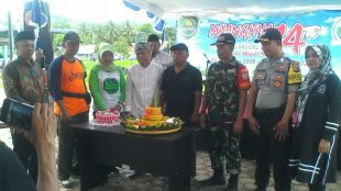 Milangkala Desa Cibalandong Jaya ke-14 dimeriahkan dengan gerak jalan santai serta potong tumpeng (dok. KM)