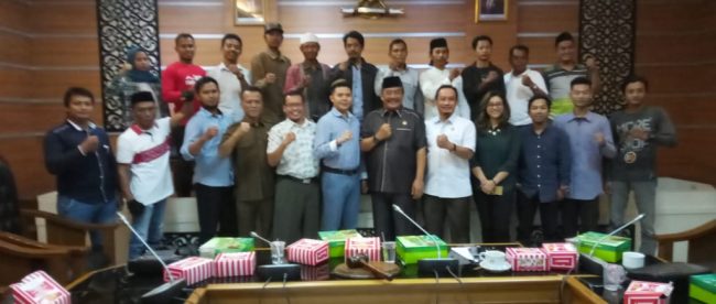 Balad Pamijahan bersama perwakilan Komisi II DPRD Kabupaten Bogor setelah Audiensi. 03/02/2020 (dok. KM)