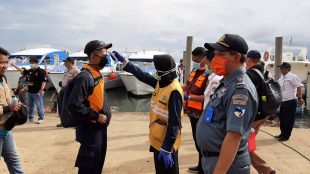 Pemeriksaan covid-19 untuk pembatasan akses transportasi laut di Kepulauan Seribu mulai hari Selasa (24/03/2020).