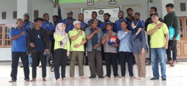 Acara penarikan 89 Mahasiswa STIKOM Muhamadiya Jayapura di halaman balai kampung Takwa Bangun Distrik YAPSI Kabupaten Jayapura (dok. KM)