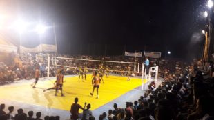 Tim yang bertamding di semifinal turnamen Volley Ball Semi Open II yang digelar Ikatan Pemuda Blang Sibeutong (IPBS) Kecamatan Bubon, Kabupaten Aceh Barat (dok. KM)