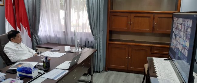 Menteri Perencanaan Pembangunan Nasional/Kepala BAPPENAS Suharso Monoarfa mengikuti rapat terbatas kabinet bersama Presiden Joko Widodo, Kamis 19/3/2020 (dok. KM)