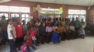 Pengurus dan pembina serta anggota KKPM-WUBWE usai kegiatan Dies Natalis ke-26 di Aula Asrama Paniai, Kalibobo Nabire Papua, Sabtu 28/3/2020 (dok. KM)