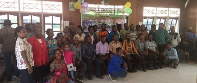 Pengurus dan pembina serta anggota KKPM-WUBWE usai kegiatan Dies Natalis ke-26 di Aula Asrama Paniai, Kalibobo Nabire Papua, Sabtu 28/3/2020 (dok. KM)