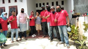 Kader KAMIJO Sumatera Utara saat melakukan penyemprotan disinfektan (dok. KM)