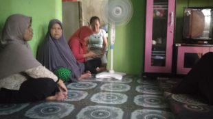 Warga Kp. Pabuaran, Pamarayan, Serang yang mengeluhkan penagih utang dari Koperasi Simpan Pinjam (KSP) setempat (dok. KM)