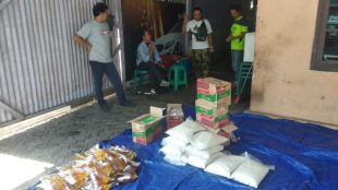 Sumbangan paket sembako dari donatur yang akan dibagikan pada warga Pangkalpinang oleh KOMPAK BABEL, Sabtu 23/5/2020 (dok. KM)