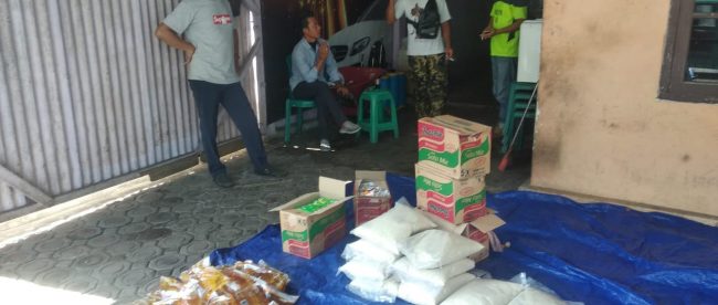 Sumbangan paket sembako dari donatur yang akan dibagikan pada warga Pangkalpinang oleh KOMPAK BABEL, Sabtu 23/5/2020 (dok. KM)