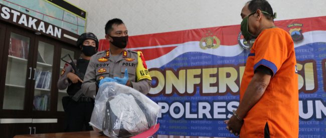 Konpers pengungkapan kasus pencabulan anak oleh kakek warga Kebumen di Mapolres Kebumen, Sabtu 16/5/2020 (dok. KM)