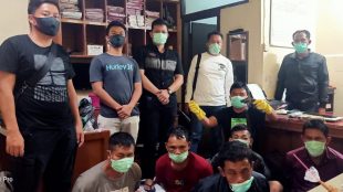 Komplotan perampok yang berhasil diringkus tim gabungan Polres Pelalawan, Riau dan Polresta Padang (dok. KM)