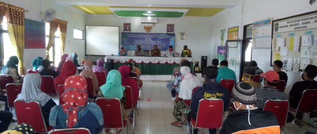 Pembagian BLT di Desa Nanggerang, Kecamatan Binong, Subang, Senin 11/5/2020 (dok. KM)