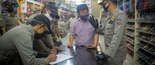 Satpol PP Kota Bogor menindak pelabggar PSBB (istimewa)