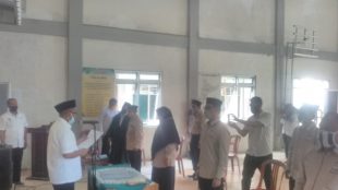 Camat Cipunagara, Subang, lantik 9 BPD Desa Simpar, Rabu 27/5/2020 (dok. KM)