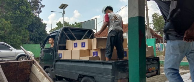 Bantuan Sembako Gugas Covid-19 Pusat di Kelurahan Ciluar, Kota Bogor, Sabtu 30/5/2020 (dok. KM)