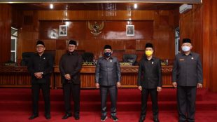 Pimpinan DPRD dan Pansus ASN DPRD Bengkulu Selatan saat usai Rapat Paripurna Pansus ASN pada Senin 22 Juni 2020 (dok. KM)