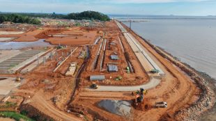 Pembangunan Terminal Kijing yang terletak di Kabupaten Mempawah, Kalimantan Barat, ditargetkan beroperasi akhir 2020 (dok. Humas Ditjen Perhubungan Laut)
