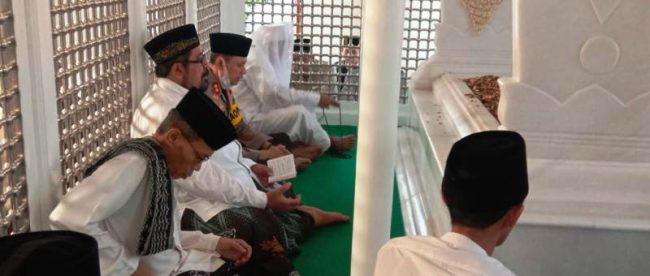 Habib Luthfi Pimpin Syukuran Selesainya Pemugaran Makam Keramat Syekh Junaedi Brebes