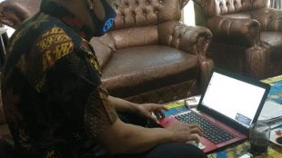 Kepala Badan Narkotika Nasional Kabupaten Pasaman Barat Irwan Effenry mempersiapkan peringatan Hari Pancasila melalui Media Daring (dok. KM)