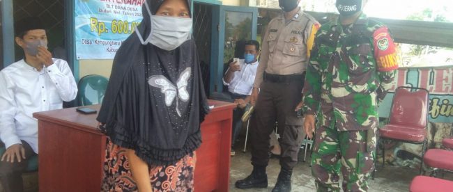 Warga penerima bantuan BLT di Desa Kampung Baru, Serang, Rabu 3/6/2020 (dok. KM)