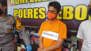 Tersangka pelaku pencabulan terhadap anak, BDR, ketika press release di Polres Lebong pada Jumat 5/6/2020 (dok. KM)