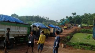 Galian tambang tanah di Desa Sangiang, Kecamatan Pamarayan, Serang (dok. KM)