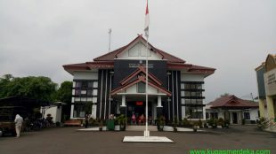 Kantor Kecamatan Ciomas, Kabupaten Bogor (KM Stock)
