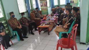 Kakanwil Kemenag Kabupaten Bengkulu Selatan saat mengumpulkan para penyuluh agama di Kabupaten Bengkulu Selatan, Senin 22 Juni 2020 (dok. KM)