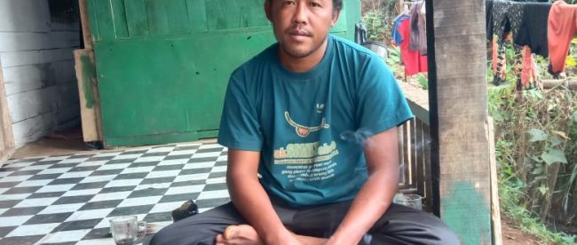 Pedagang warung di Desa Tajur Halang, Cijeruk, Bogor, Mang Ali (dok. KM)