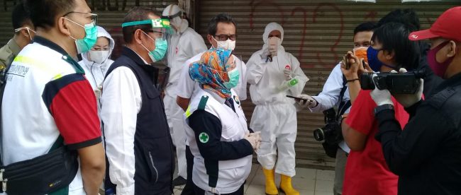 Pedagang pasar dan masyarakat Parungpanjang ikuti rapid test covid-19, Rabu pagi 1/7/2020 (dok. Hari Setiawan Muhammad Yasin)