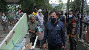 Wali Kota Bogor Bima Arya Sugiarto saat penertiban PKL Sempur (Foto Istimewa)