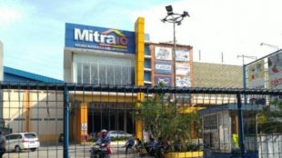 Toko Bangunan Mitra 10, Jalan Sholeh Iskandar Kota Bogor (dok. detikcom)