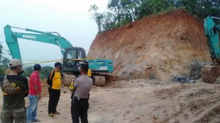 Galian tanah tidak berizin di Desa Bendungan, Kecamatan Jonggol, Kabupaten Bogor (dok. KM)