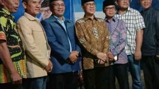 Foto 3 Pejabat Eselon II Pemkab Bengkulu Selatan yang di Duga Berfose bersama Bakal Pasangan Calon Bupati/bacawabup Bengkulu Selatan 2020