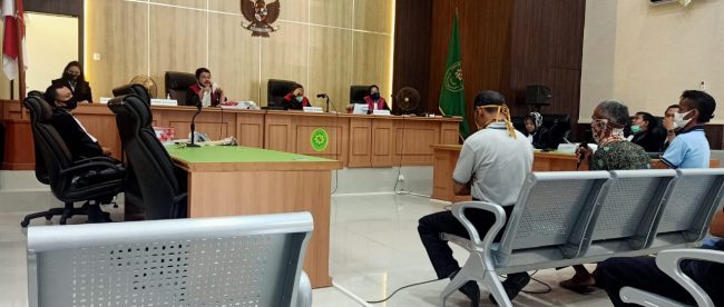 Peroses jalannya sidang dugaan korupsi Dana Kesra Setda BS dengan agenda mendengarkan keterangan saksi di PN Tipikor Bengkulu,Rabu (12/08)