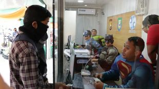 Samsat Bengkulu saat melakukan pelayanan kepada masyarakat