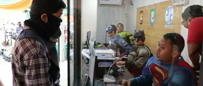 Samsat Bengkulu saat melakukan pelayanan kepada masyarakat