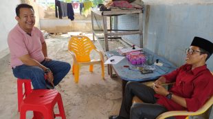 Ketua Tim Verivikasi Kepala Bidang Hubungan Media dan Jurnalistik Joni Idris bersama Tim nya saat di terima oleh Kepala Perwakilan Kupas Merdeka Bengkulu Th.Tajarman di Kantor KM Bengkulu Senen 31 Agustus 2020