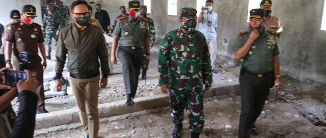Pangdam III/Siliwangi meninjau pembangunan Barak Siaga di Kota Bogor, Selasa 25/8/2020 (Istimewa)