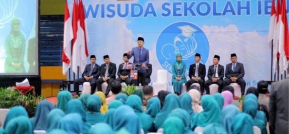Wisuda Sekolah Ibu (Dok. Metropolitan.id)